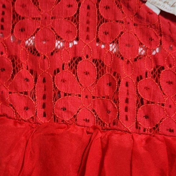 Bella umbra cold shoulder silk lace detailing midi dress color red size large - Picture 5 of 6